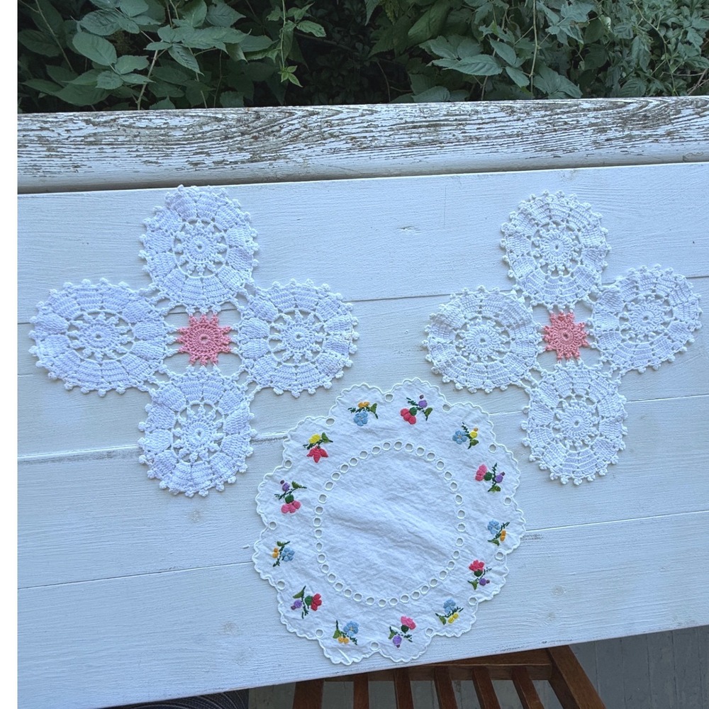 Vintage Crochet Doily & Embroidered Linen Lot Cottage Floral